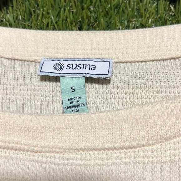 ⭐️ Susina Longsleeve Beige Henley - Picture 3 of 5